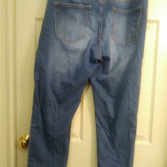 Forever 21 distressed jeans size 18 - Picture 2 of 3